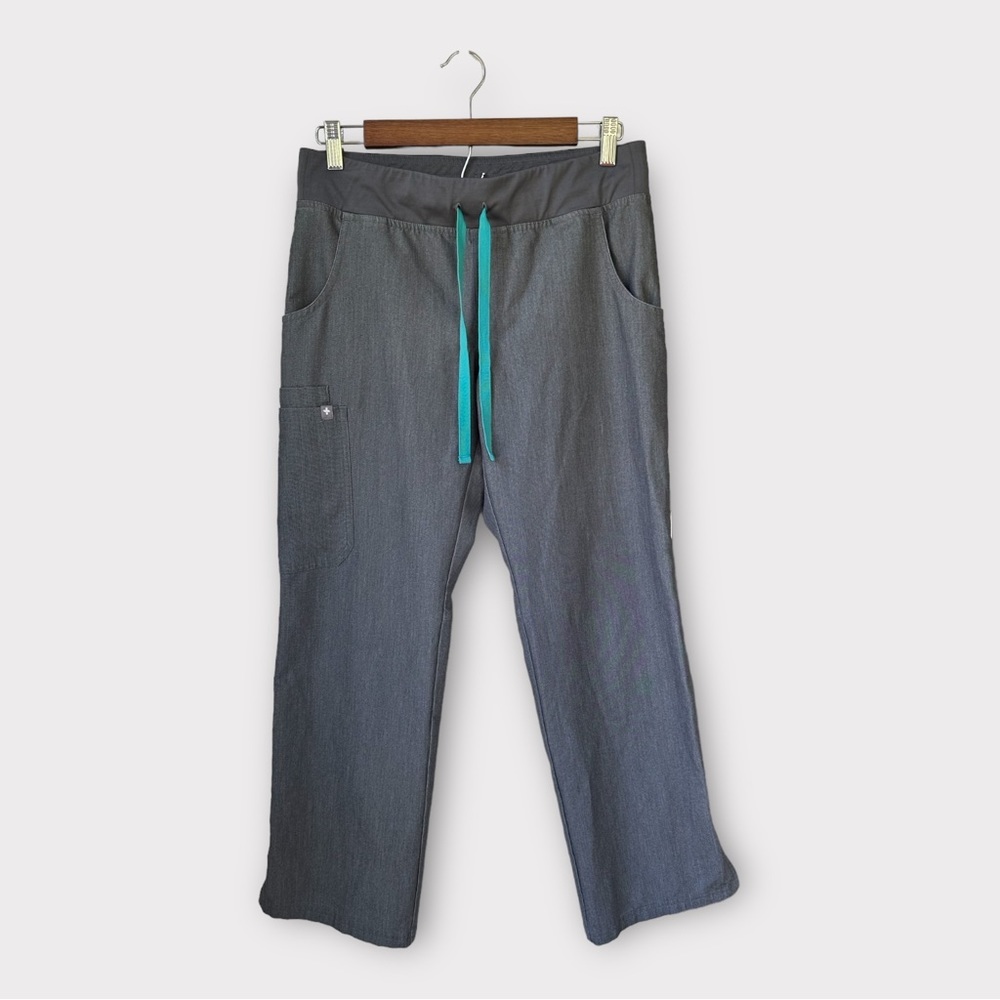 Figs Kade Cargo Scrub Pants in Graphite Gray, size S Petite